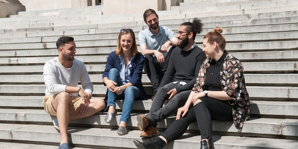 Studierende_Haupteingang_Uni Wien
